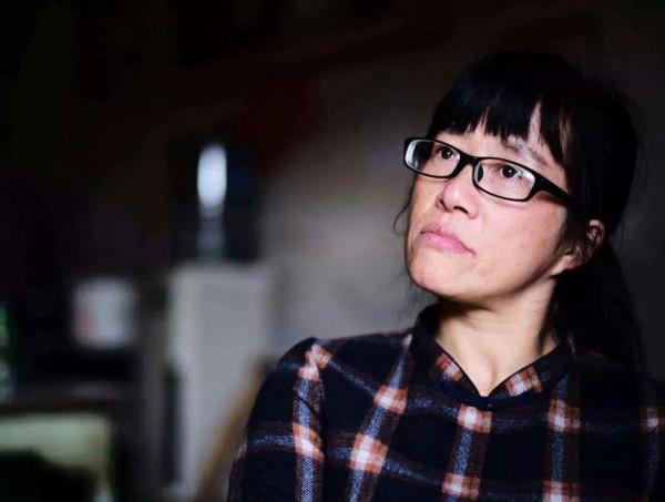 現代爭議最大的女詩人“餘秀華”①