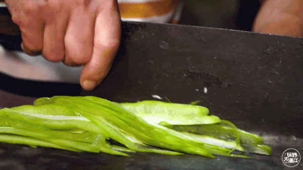 凌晨2:30營業，沒名字沒定位