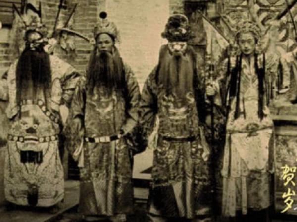 故宮四點關門的原因是什麼，“宮女魅影”當如何解釋？