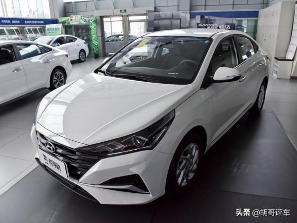 5.0L不到的油耗，實惠又省油，自動頭燈，實拍悅納