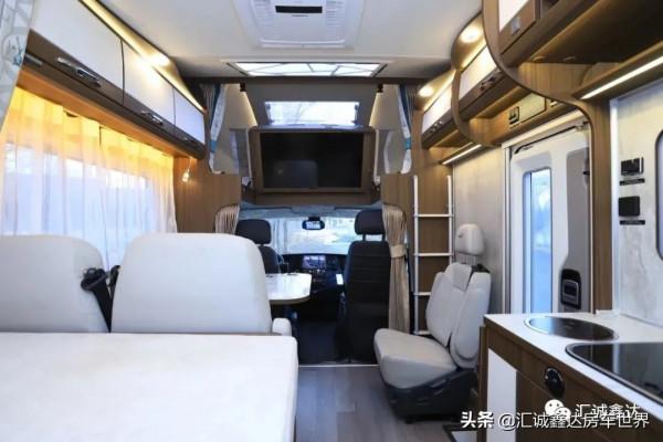 隔音保暖質量強的瑞弗房車，動力強帶氣旋座椅！內飾古典住著舒適