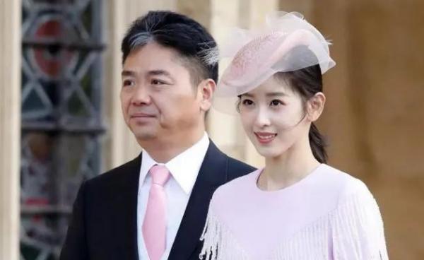 章澤天：10年一步棋，和劉強東棋逢對手？她憑什麼坐擁500億？