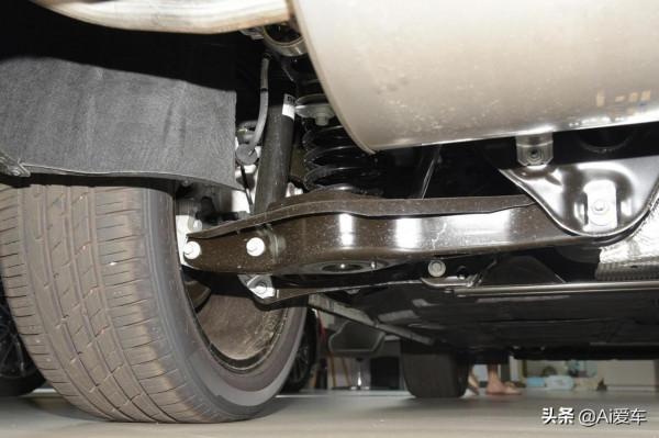 1&period;2L油耗低價自動擋家用SUV，大空間高配高品質，吉利星越PHEV