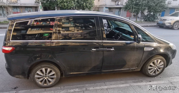 百公里油耗“五桶”,當年20多萬的納智捷MPV貶值幅度太驚人 百公里油耗“五桶”,當年20多萬的納智捷MPV貶值幅度太驚人