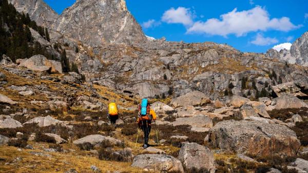 川西海拔最高最大最藍的海子——亞莫措根