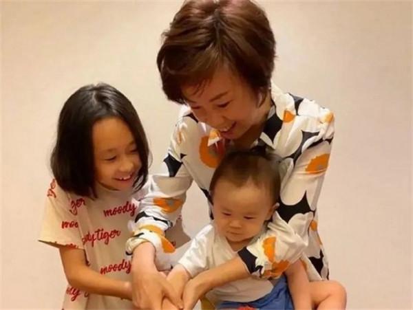 張怡寧的故事：嫁大20歲老公不被看好，如今被寵上天