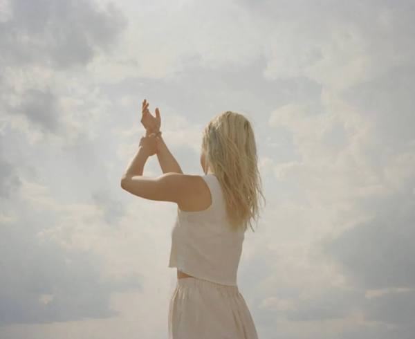 今秋馬丁靴+厚外套火了!又美又撩,洋氣炸了 今秋馬丁靴+厚外套火了!又美又撩,洋氣炸了