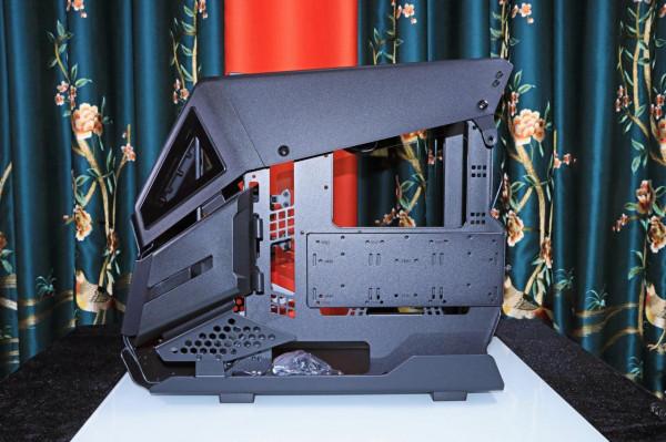 華碩 B660 重炮手 WiFi 登場，這算是半開放式主機嗎？