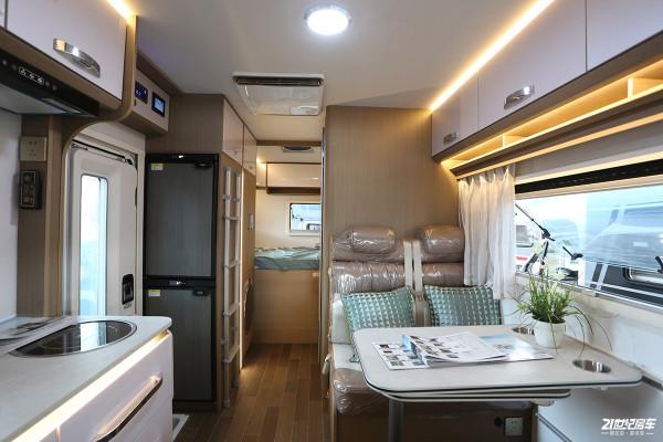 美景美家卡居一號釋出，平頭大額頭房車，通艙設計是亮點