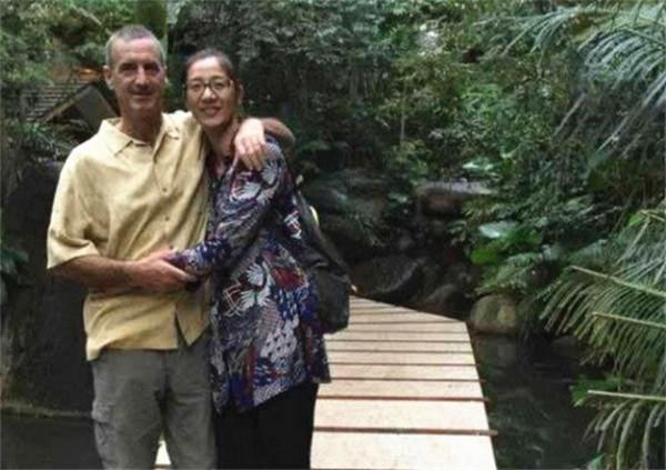 李月明：中國女排第一美女，身高1&period;88米，二婚嫁給美國丈夫