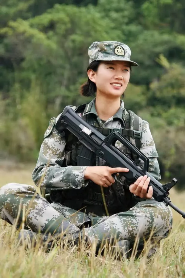 身高175的軍校女神,來自三軍儀仗隊 身高175的軍校女神,來自三軍儀仗隊