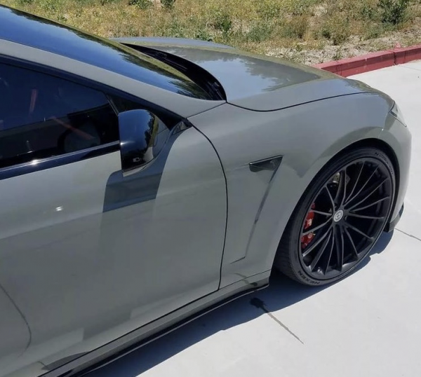 低趴低調亦奢華:特斯拉Model S寬體改裝 低趴低調亦奢華:特斯拉Model S寬體改裝