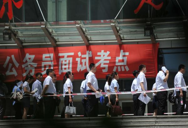 最適合考公務員的10個專業，招錄人數最多，上千個崗位可以去