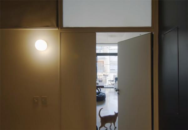 他買下32㎡小家,將臥室廚衛“藏”在壁櫥裡,面積雖小卻井然有序 他買下32㎡小家,將臥室廚衛“藏”在壁櫥裡,面積雖小卻井然有序