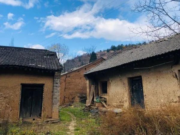 高山之上，秦嶺終南山有個原本熱鬧的空中村落，也許即將永遠消亡