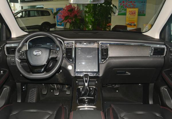 不足8萬起的中型SUV，入門就配2.0L動力，帶你看SWM斯威G05