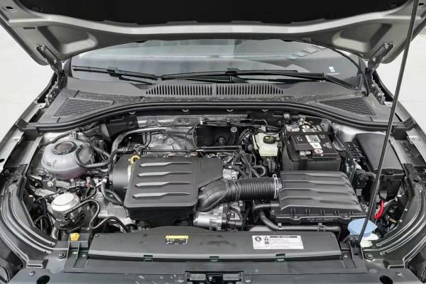 大眾朗逸：外觀時尚，搭載1.5L+113馬力，後備廂容積510L