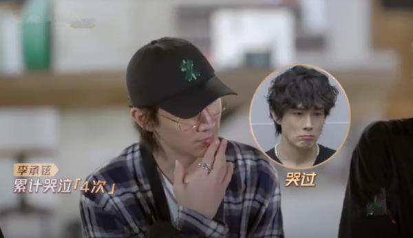 比舞臺更上頭,哥哥們的宿舍生活太有看頭 比舞臺更上頭,哥哥們的宿舍生活太有看頭