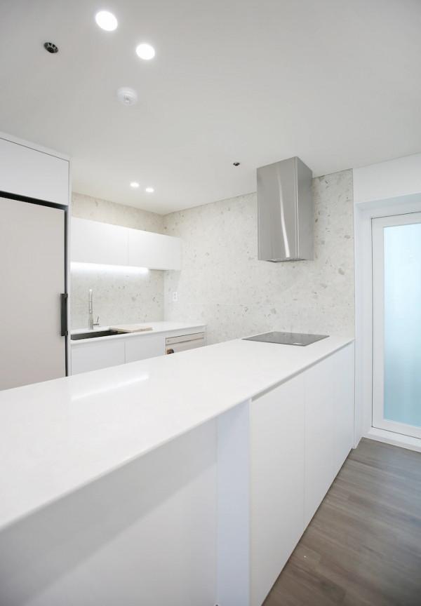 這對夫妻拒絕豪華裝修,使用大面積留白,效果清爽怡人,真高階 這對夫妻拒絕豪華裝修,使用大面積留白,效果清爽怡人,真高階