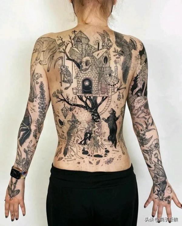 瘋狂的紋身貼:西方萬聖節狂歡夜貼在身上的紋身貼 瘋狂的紋身貼:西方萬聖節狂歡夜貼在身上的紋身貼