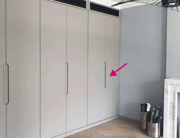 第二次裝修，捨棄衣櫃門的把手，選擇4款“無把手”設計，安排