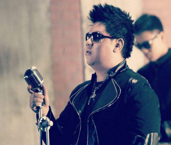 從勵志的盲人歌手到人人唾棄，楊光怎麼就走到了今天這種地步？