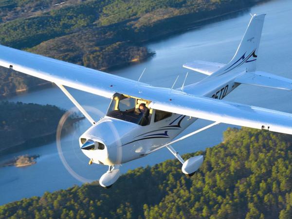 螺旋槳有什麼作用？將偵察機的螺旋槳放在尾部，它的利弊是什麼？