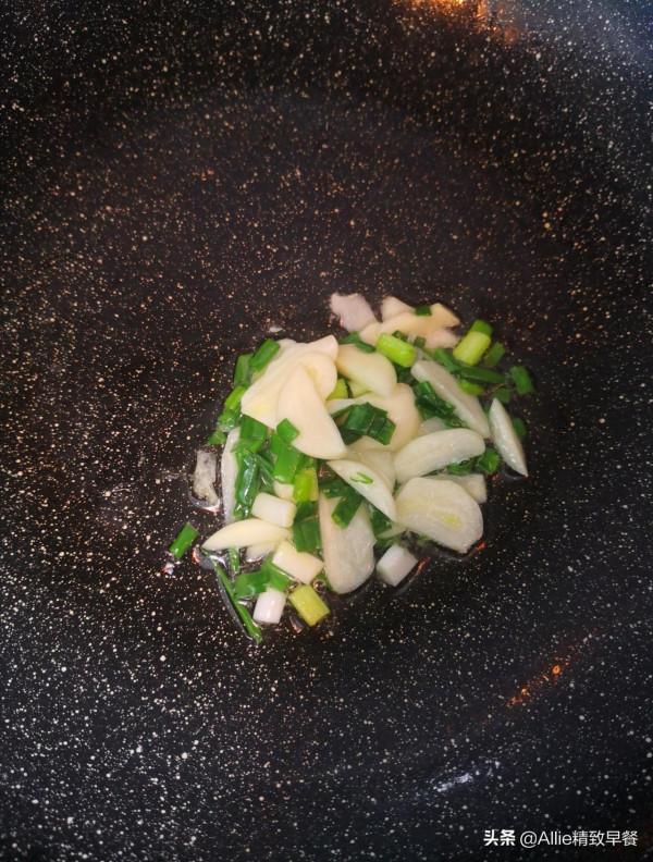 雞胸肉再出新美食，用自制麵包糠做無油版雞米花，外酥裡嫩，真香