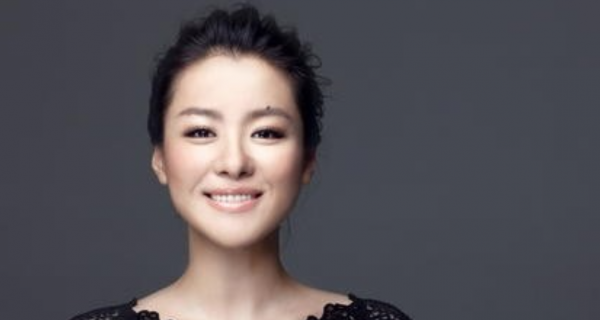 沈傲君：因賽西施爆紅，與聶遠相戀10年，為何轉身嫁給乾隆後裔