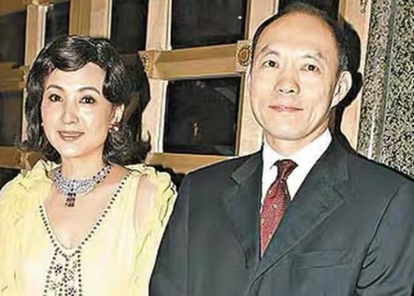 65歲謝玲玲生日,霍英東二媳婦罕露面,都嫁入豪門生活卻大不相同 65歲謝玲玲生日,霍英東二媳婦罕露面,都嫁入豪門生活卻大不相同