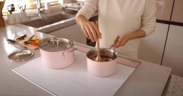 一人一狗，獨居生活有條有序，要是沒結婚，我也想過這樣的生活