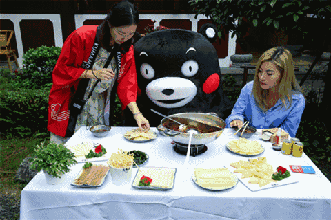 一隻熊養活一座城,這個文創IP比故宮淘寶還牛 一隻熊養活一座城,這個文創IP比故宮淘寶還牛