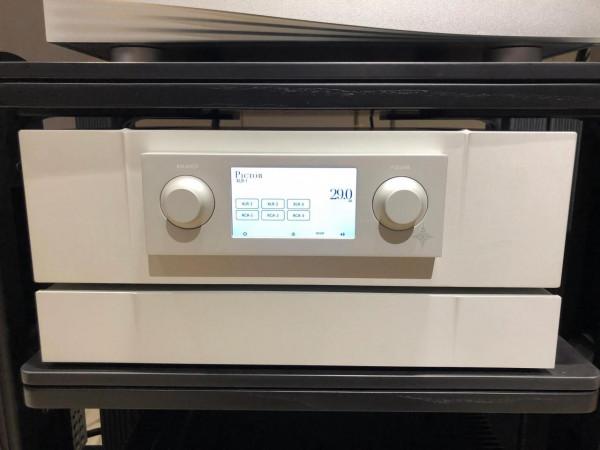 英國VIVID G4音箱+群星薈萃書架座1.0單聲道前後級+羅西尼轉盤解碼