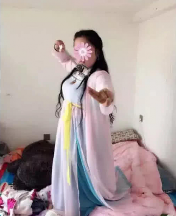 影視劇同款衣服買回家，不止買家秀和賣家秀區別，還隔著星辰大海