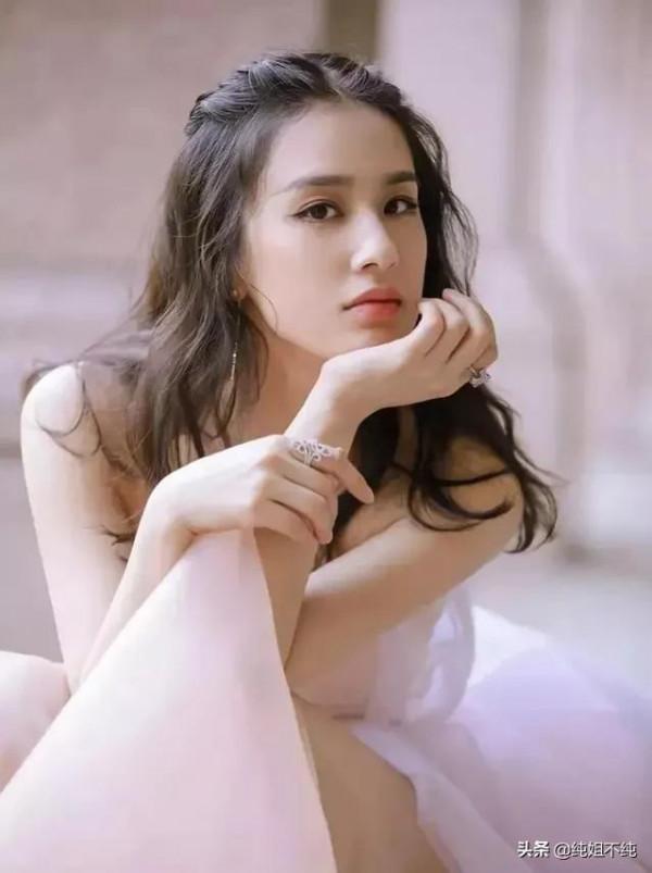 時尚明星圖集——黃聖依 時尚明星圖集——黃聖依