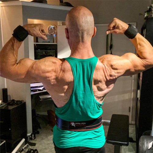 57歲健身愛好者,體重最高達到300斤,堅持4年打造超乎常人的身材 57歲健身愛好者,體重最高達到300斤,堅持4年打造超乎常人的身材