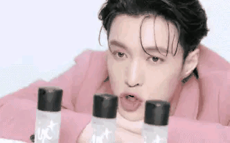 明明代言的是美妝產品,這些男星怎麼被畫成了妖魔鬼怪? 明明代言的是美妝產品,這些男星怎麼被畫成了妖魔鬼怪?