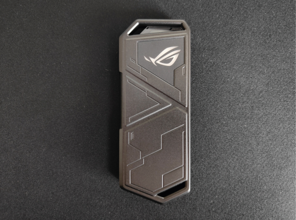 不止神光RGB燈效！效能也是怪獸級別！ROG S500行動硬碟拆解評測