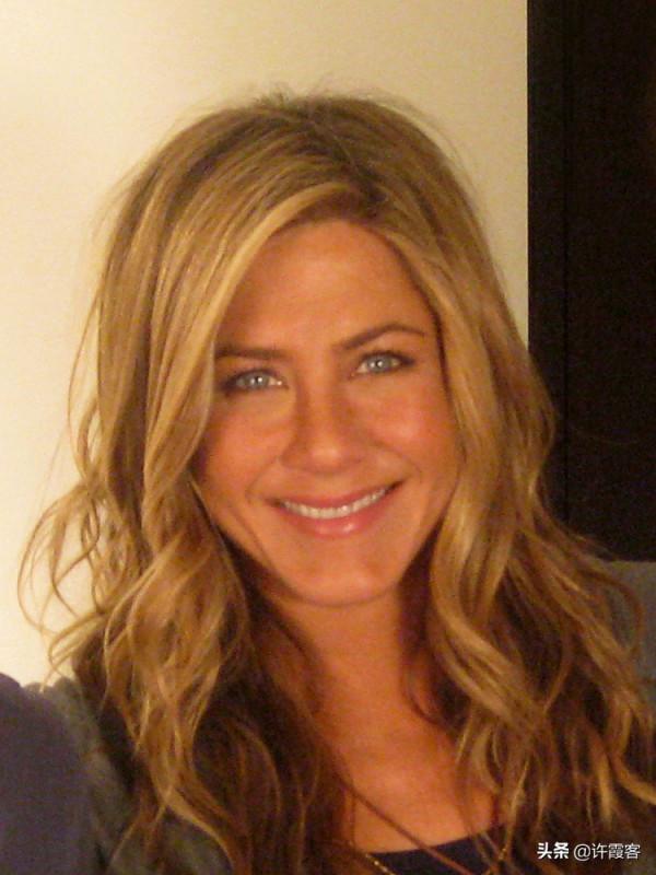 你想知道世界上收入最高的10位女明星中，誰是收入最高女王嗎？