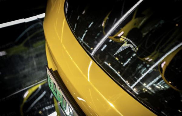 黑武士看膩了？走起！黑黃競技風！