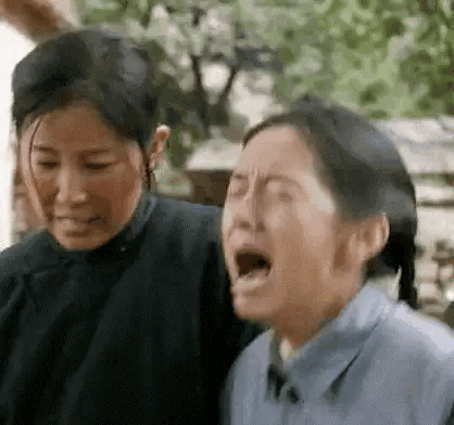 面目猙獰、嘶吼、搖頭晃腦，這些演員把感人的哭戲硬是演成了喜劇