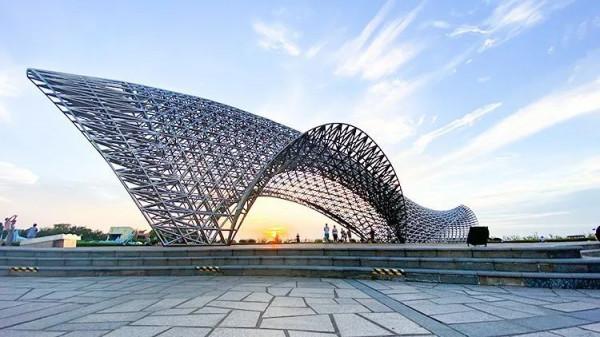 大美臨港丨聽人鯨傳奇、看海天一色、望璀璨星空……這樣的生態寶地，你嚮往嗎？