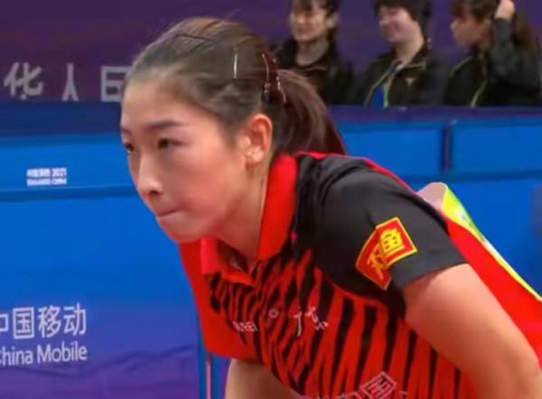 乒乓球第二日比賽，劉詩雯10-0選擇讓球，陳夢無奈慘敗，孫穎莎穩