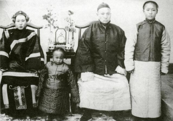 心理學:和母親關係太好的孩子,長大後很難有出息 心理學:和母親關係太好的孩子,長大後很難有出息