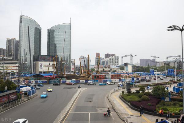 中國第5個一線城市“爭奪戰”，南京、武漢上榜，你最看好誰？