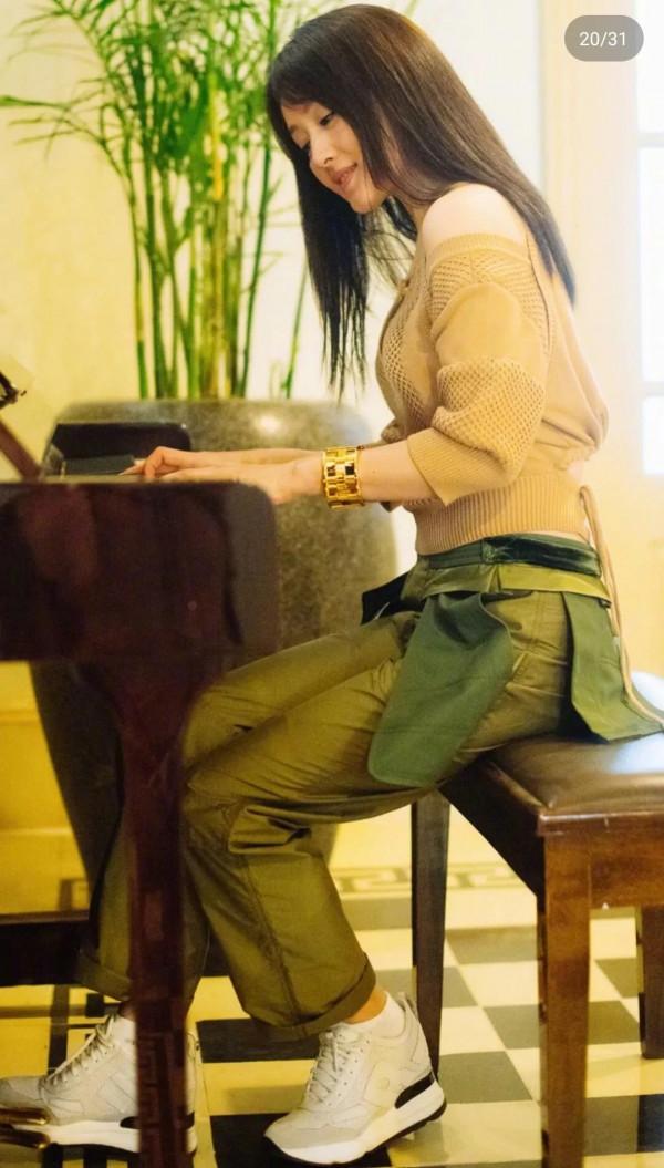 甜歌皇后楊鈺瑩高畫質桌布 甜歌皇后楊鈺瑩高畫質桌布