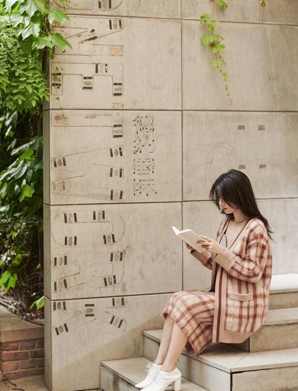 高圓圓的顏值真抗打,橘色口紅太溫柔了,樸素的衣服穿得優雅 高圓圓的顏值真抗打,橘色口紅太溫柔了,樸素的衣服穿得優雅