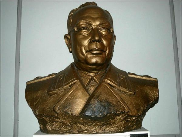 87歲葉劍英病危，鍾南山臨危受命力挽狂瀾，打贏醫療界的淮海戰役