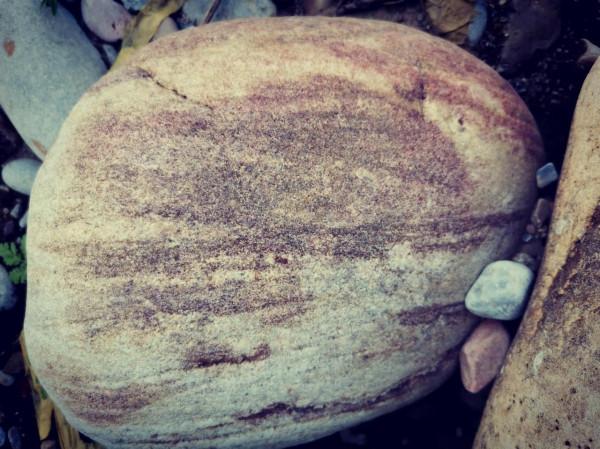 一枚形象逼真的“夢”字奇石,你喜歡嗎? 一枚形象逼真的“夢”字奇石,你喜歡嗎?