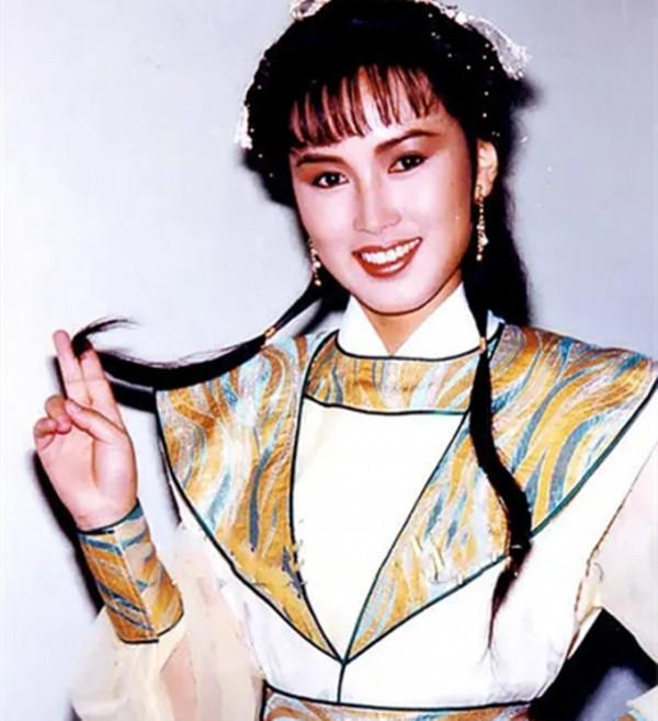 亞視一姐陳秀雯轉型開網店，但不會退出演藝圈，遇到適合的戲會拍